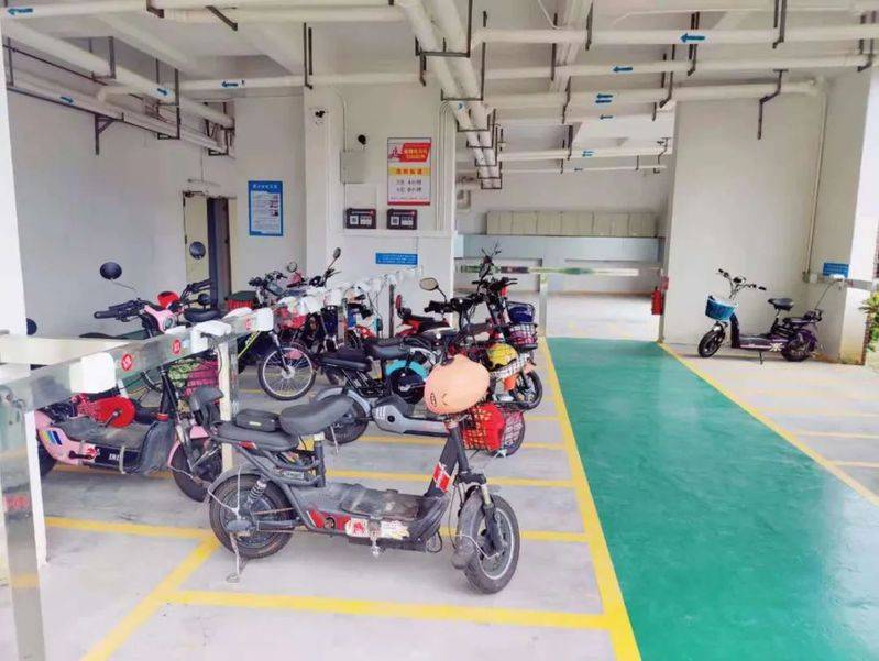 Full maintenance tools for electric vehicles