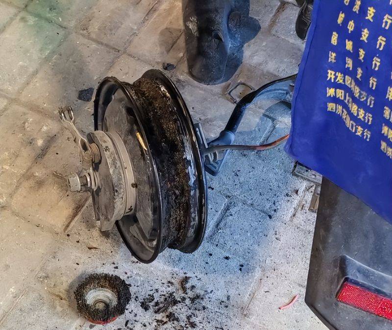 Full maintenance tools for electric vehicles