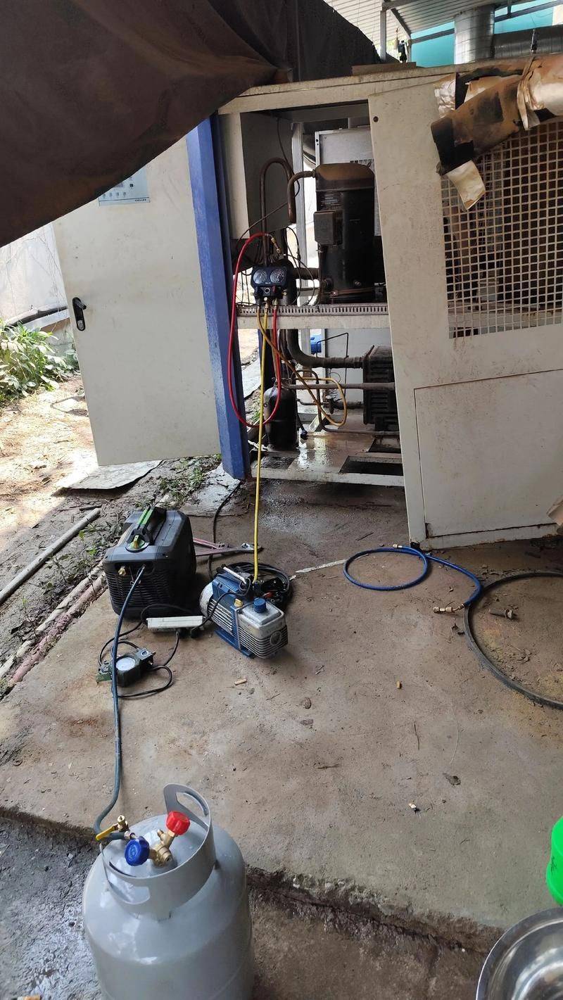 Telephones for the maintenance of the air conditioners in the east