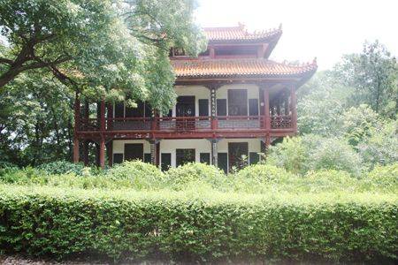 How much does it cost to get to whitewater