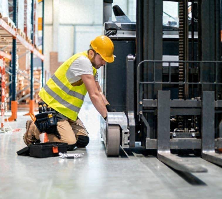 Manual for maintenance of manual hydraulic forklift