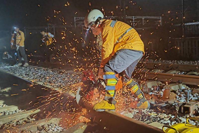 Iron track theoretical weight table and size