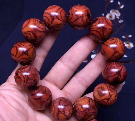 海南黄花梨该如何保养,才能不会“玩废”?