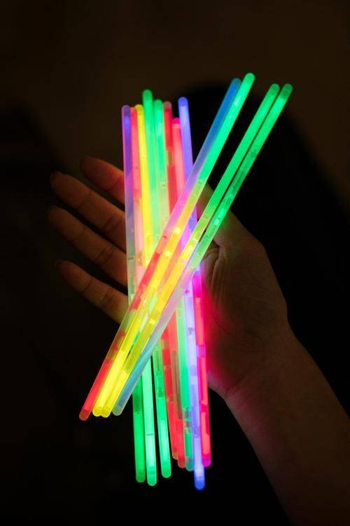 Make your own luminous stick