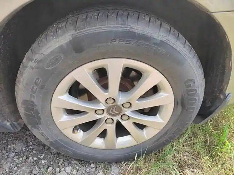 轮胎检查维修注意事项