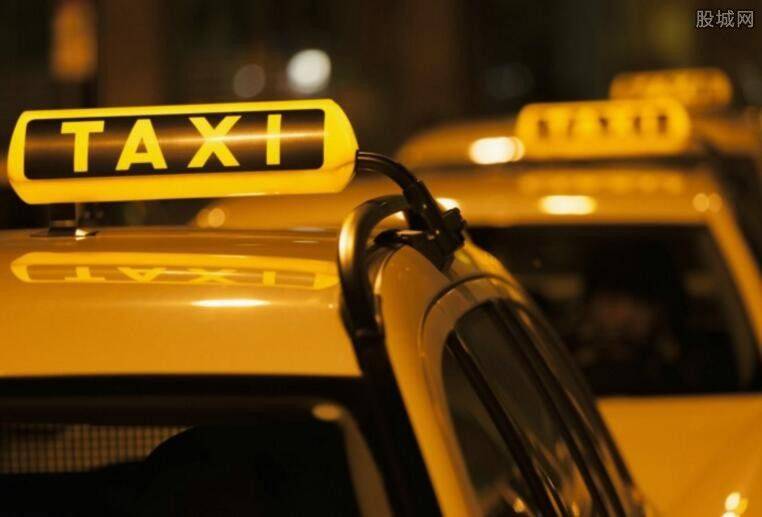 督查组暗访北京南站 仍有黑车抬价议价揽客