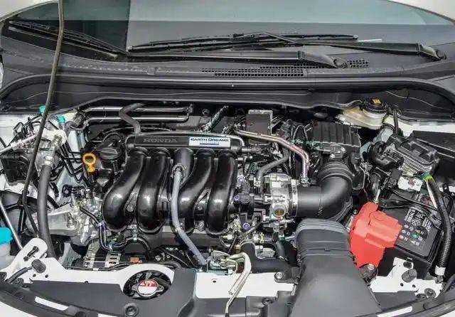 2.0排量油耗一公里多少钱