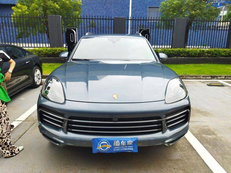 New porsche cayenne offer