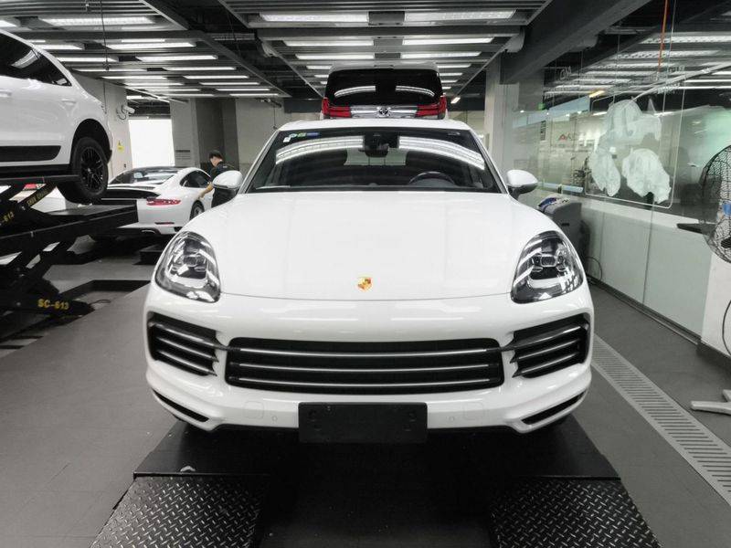 New porsche cayenne offer