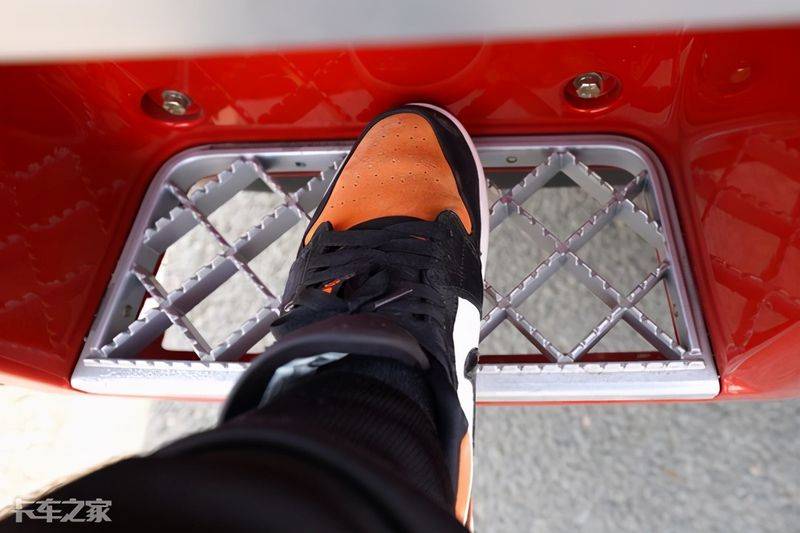 一汽青岛解放报价图片