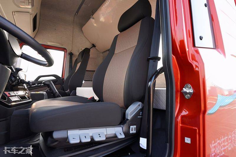 一汽青岛解放报价图片