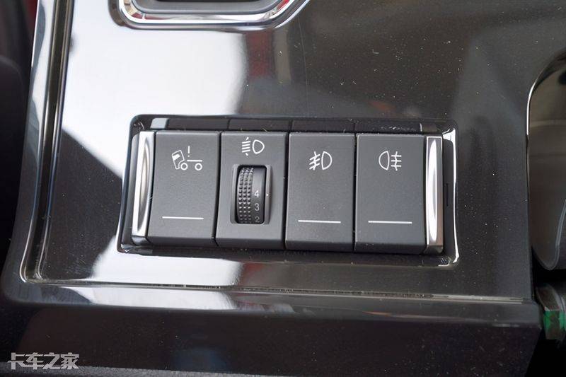 一汽青岛解放报价图片