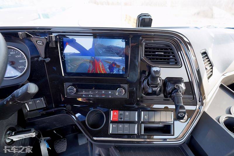 一汽青岛解放报价图片