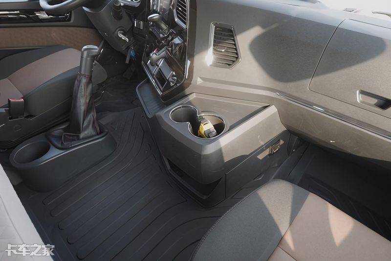 一汽青岛解放报价图片