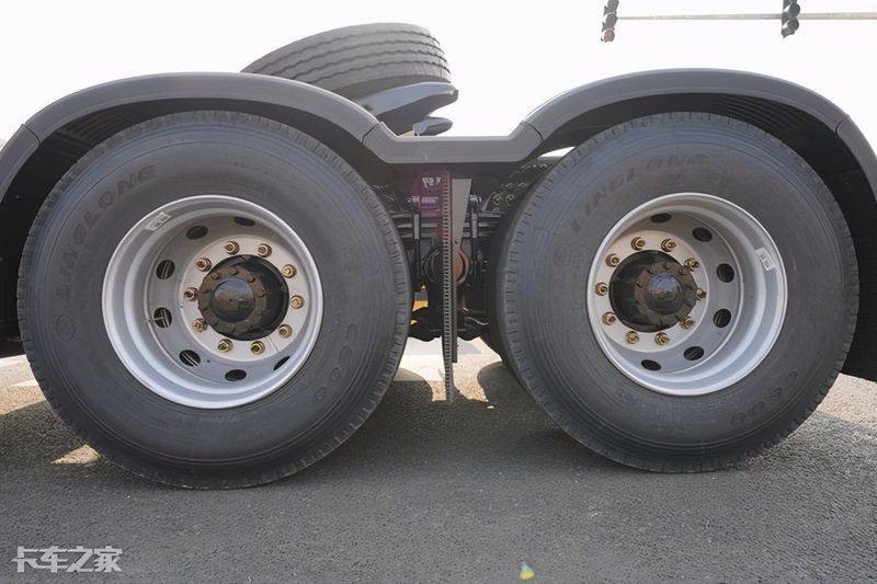 一汽青岛解放报价图片