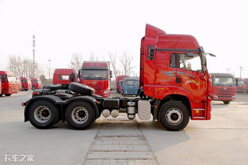 一汽青岛解放报价图片