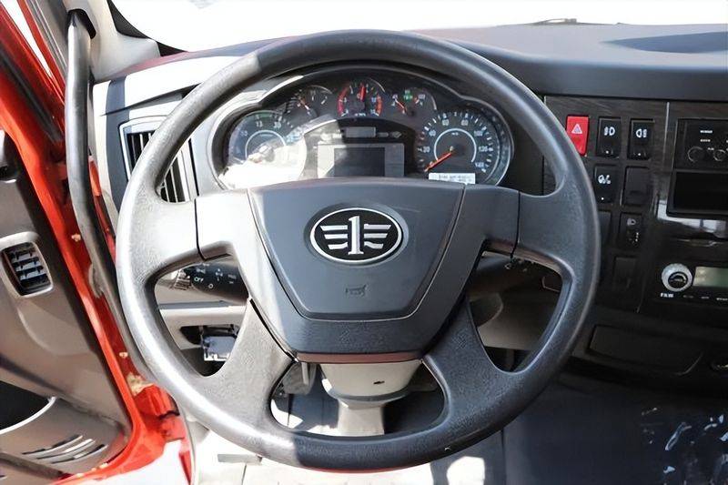 一汽青岛解放报价图片