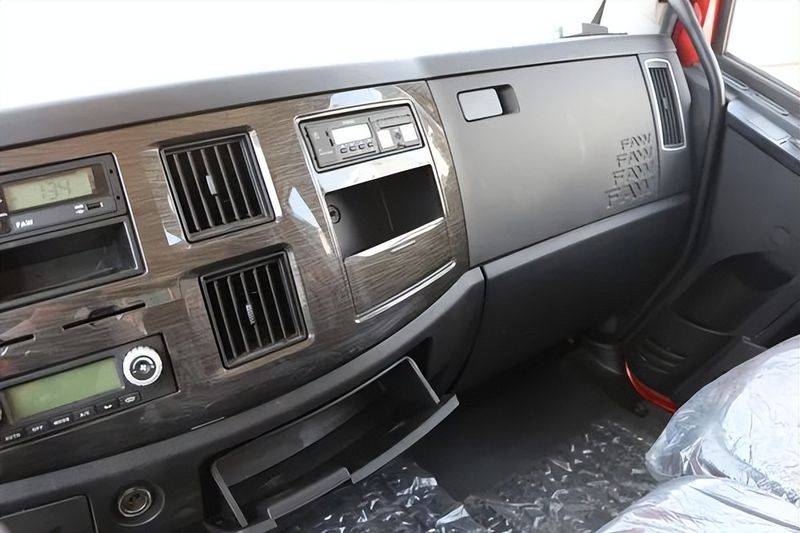 一汽青岛解放报价图片