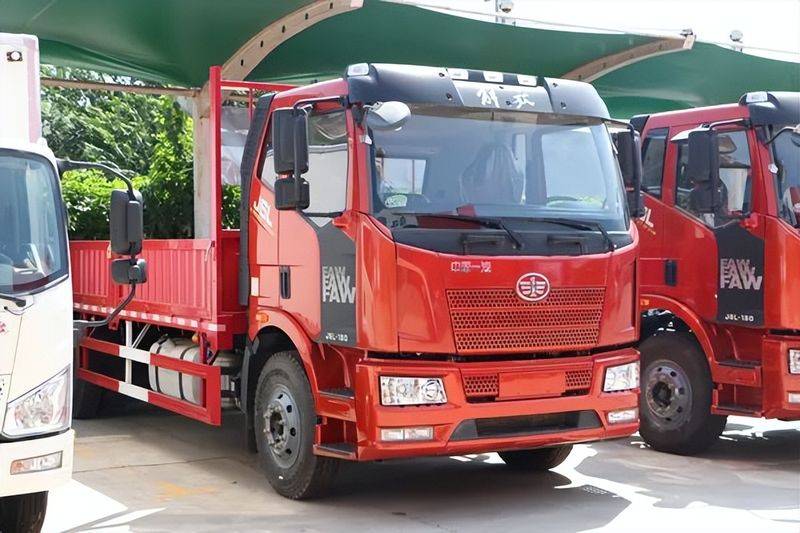 一汽青岛解放报价图片