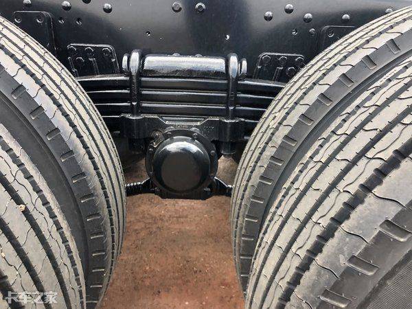 一汽青岛解放报价图片