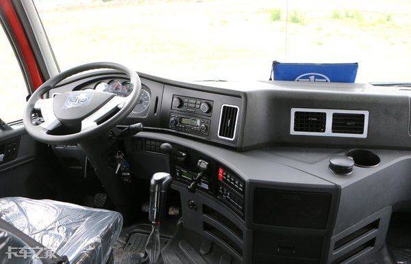 一汽青岛解放报价图片