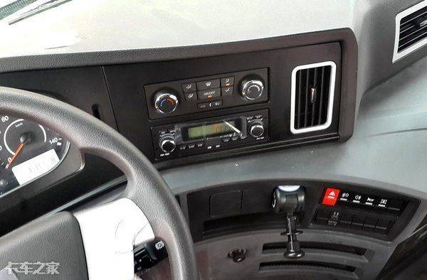 一汽青岛解放报价图片