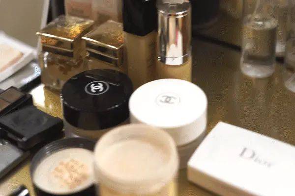 右视觉摄影写真多少钱