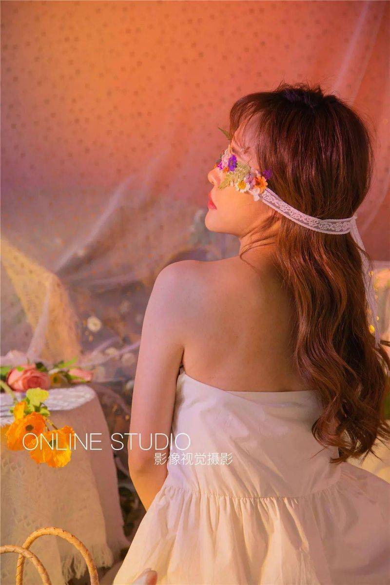 右视觉摄影写真多少钱