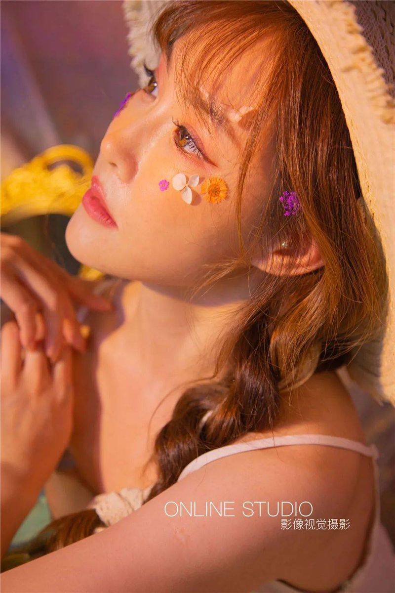 右视觉摄影写真多少钱