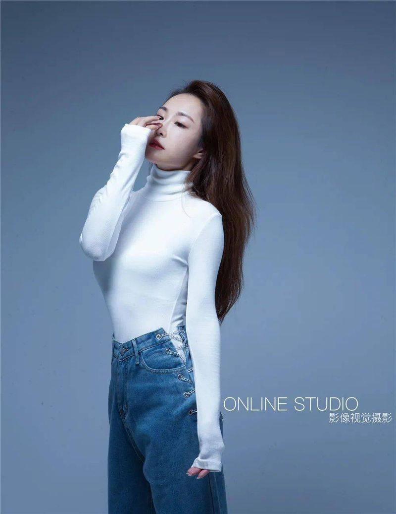 右视觉摄影写真多少钱