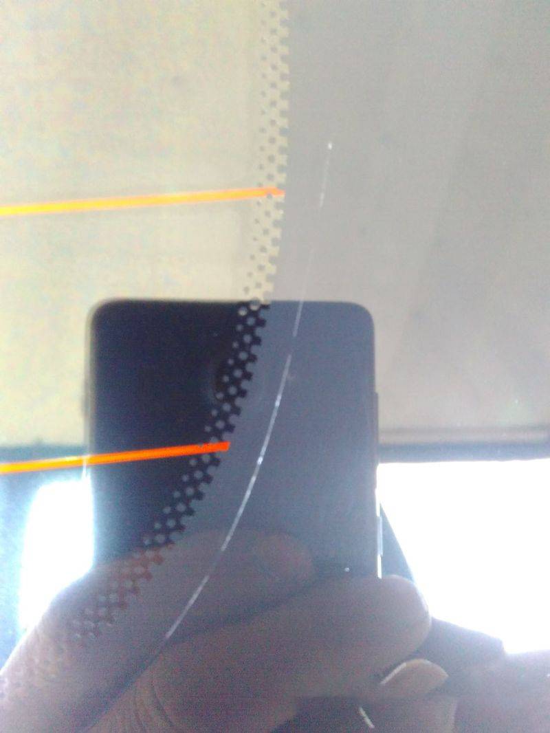 贴了4S店送的玻璃膜，刮了玻璃怎么办？