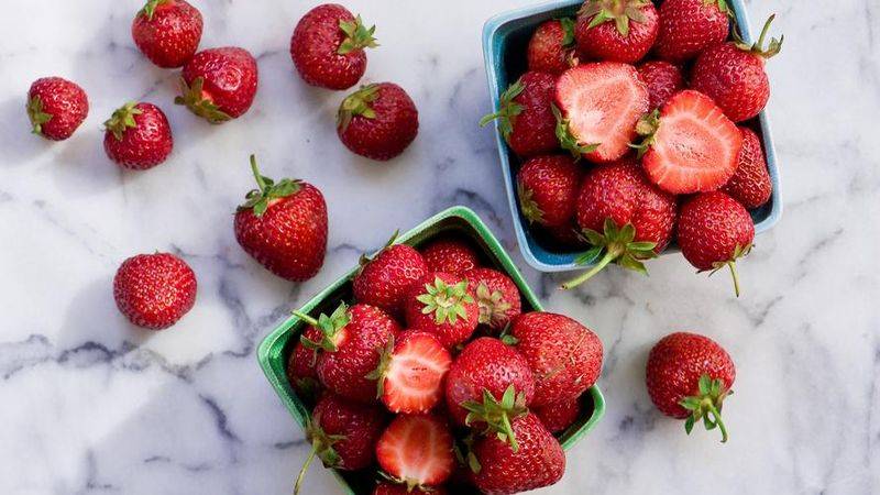 Grapes and strawberry cultivation methods