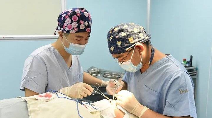 上海缝线双眼皮多少钱