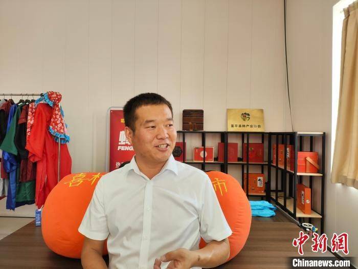 How do you plant the seedlings