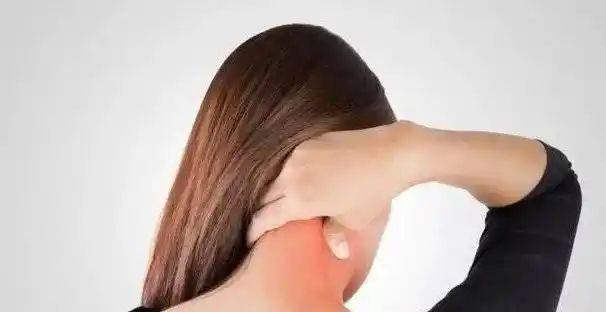 颈椎病的治疗方案找到了，省心又省钱，让你远离它！