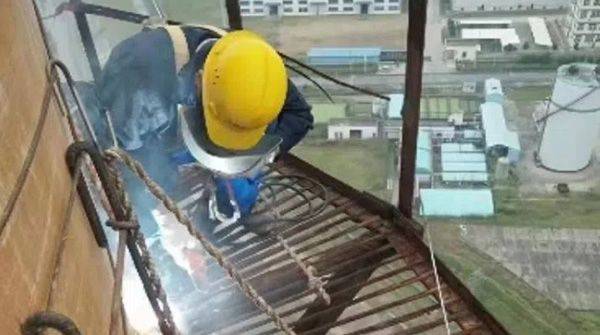 烟囱维修加固费用