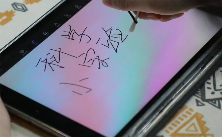 电容屏手写笔原理