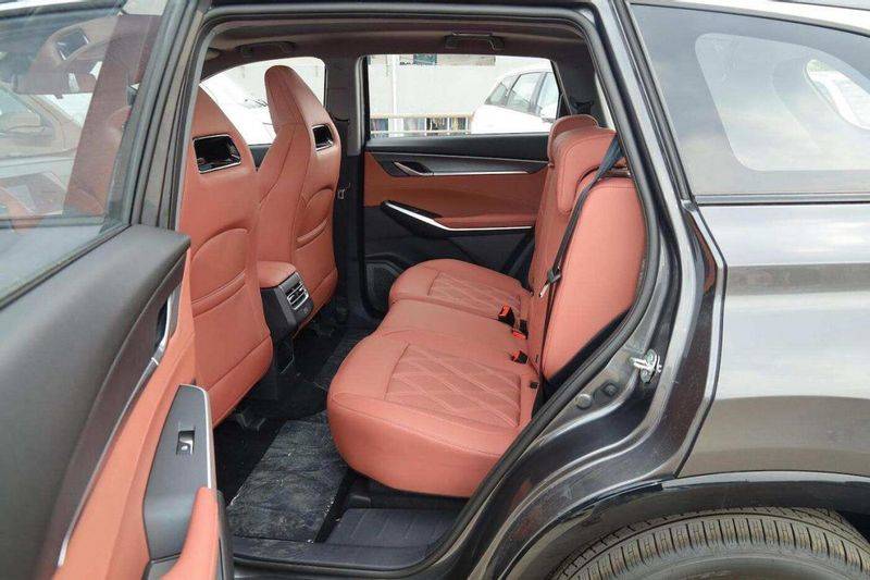 长安cs75前后保险杠多少钱