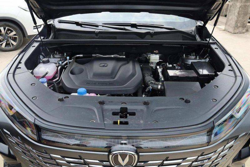 长安cs75前后保险杠多少钱