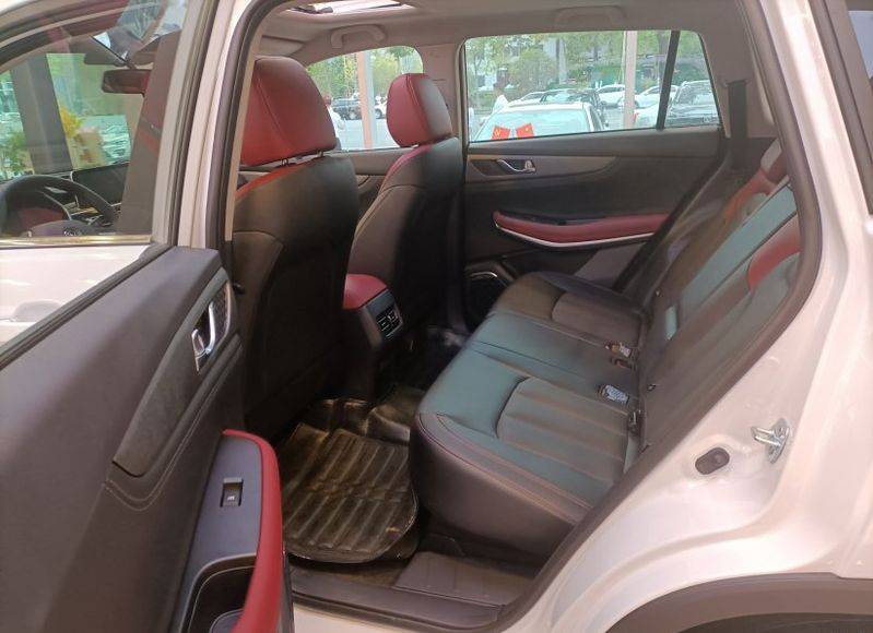 长安cs75前后保险杠多少钱