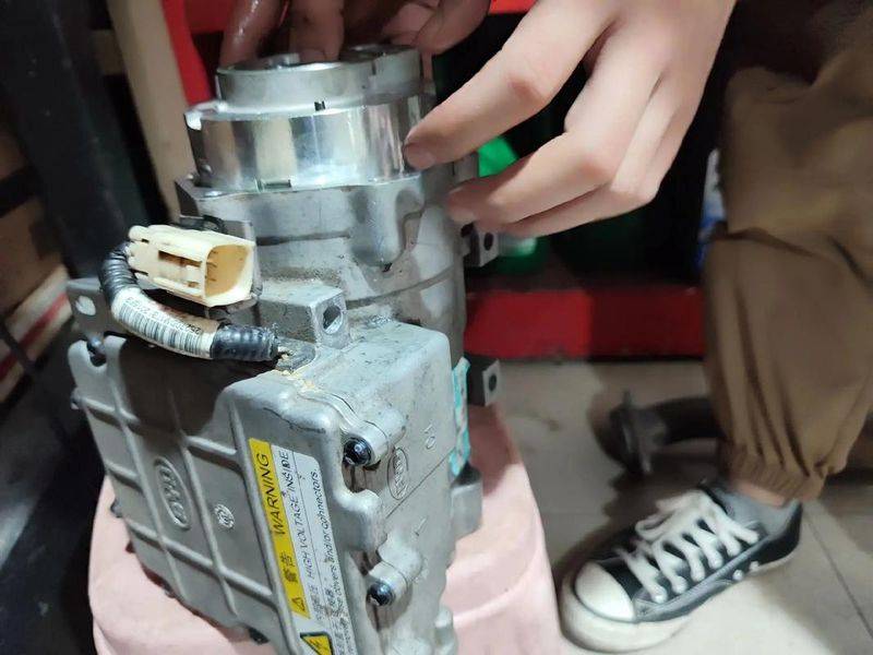 家用空调压缩机维修