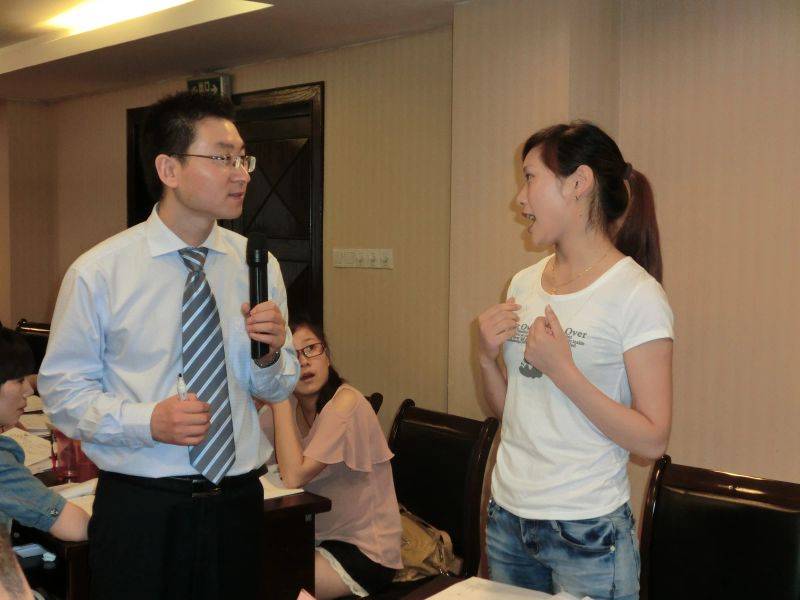 司铭宇老师:服装销售技巧培训:服装销售小白该如何去积累客户？