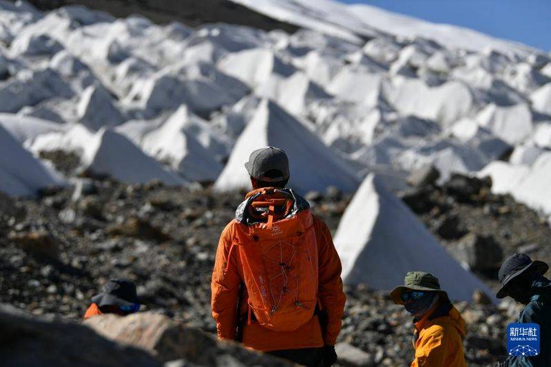 慕士塔格峰登山费用