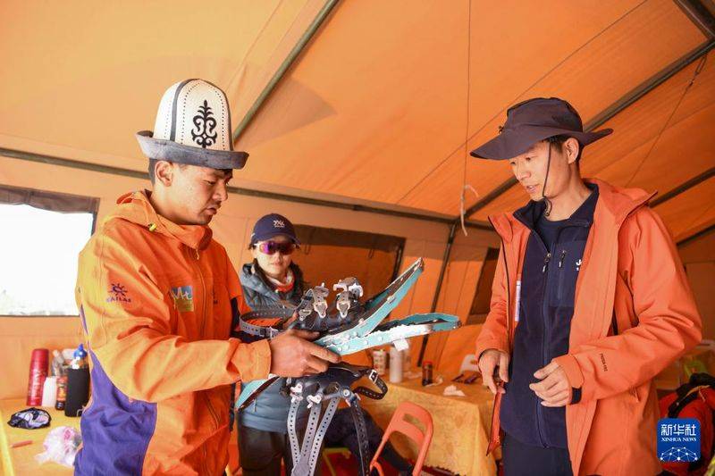 慕士塔格峰登山费用