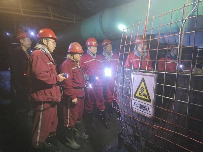 矿山岩爆机理与防治实践