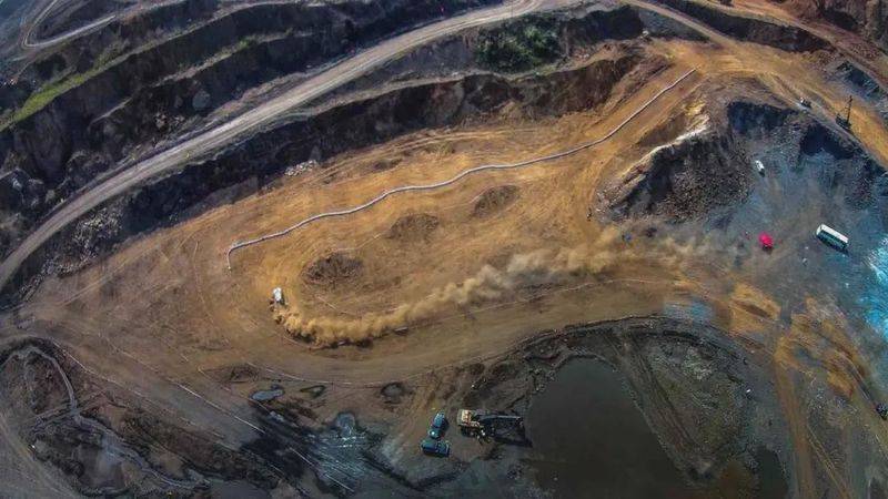 矿山岩爆机理与防治实践