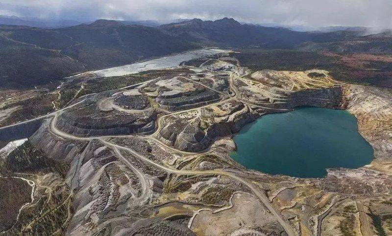 矿山岩爆机理与防治实践