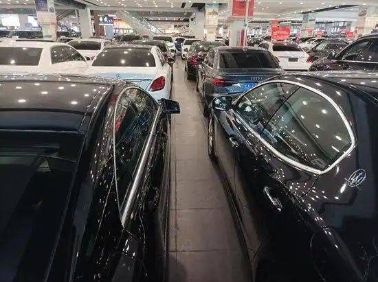 买二手车换牌照多少钱