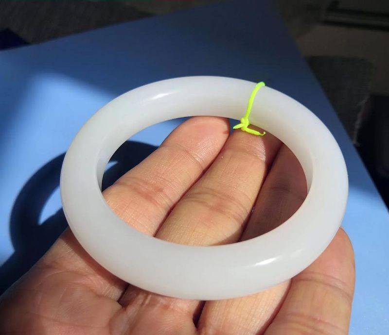 七彩云南翡翠手镯价格