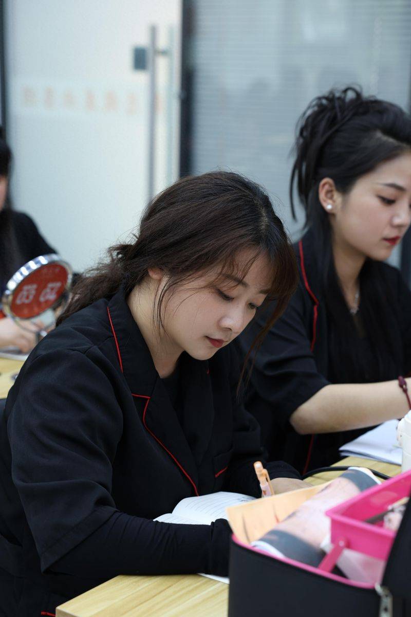 纹眉毛一般多少钱